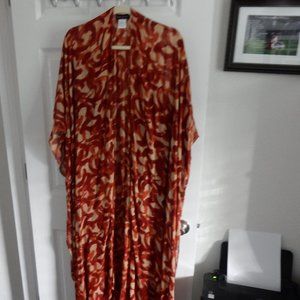 Harve Benard Kimono NWT